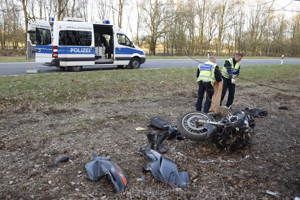 Schwerer VU Krad Fahrrad Koeln Porz Alte Koelnerstr P222.JPG - Miklos Laubert